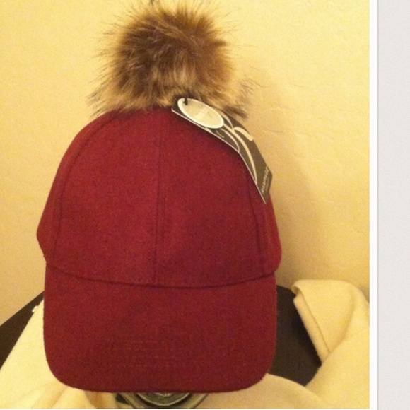 Rampage faux fur ball cap - Picture 2 of 4