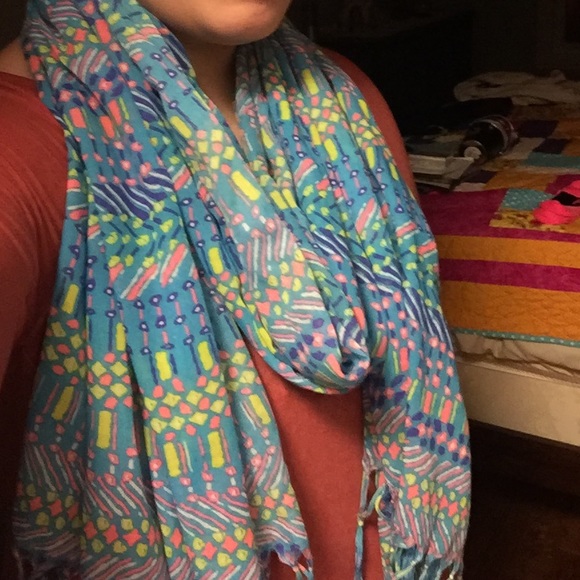 cute Aztec scarf! - Picture 2 of 3