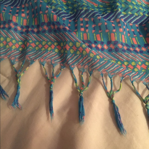 cute Aztec scarf! - Picture 3 of 3