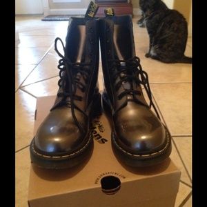 Dr. Martens in the color pascal, women's size 9