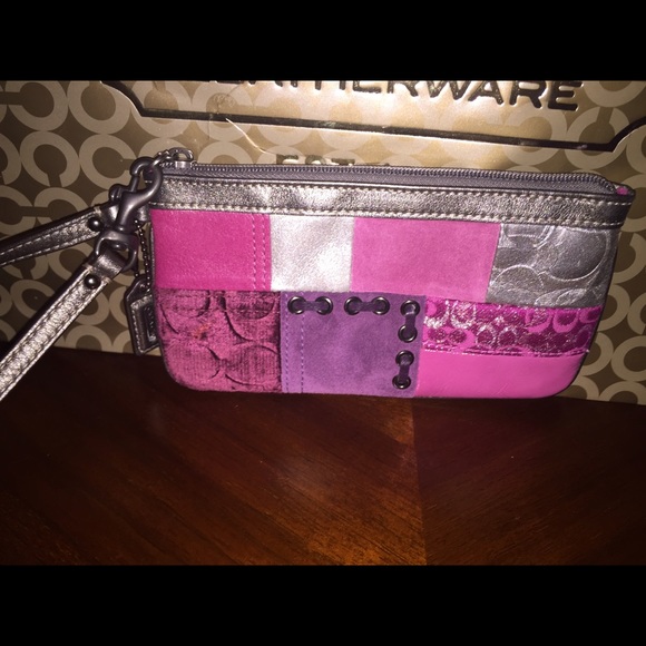 🎀Authentic Coach Patchwork Wristlet🎀 - Picture 1 of 2