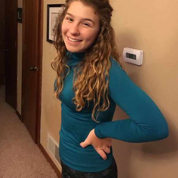 Three Bird Nest Seamless Moc Fleece - Picture 2 of 4