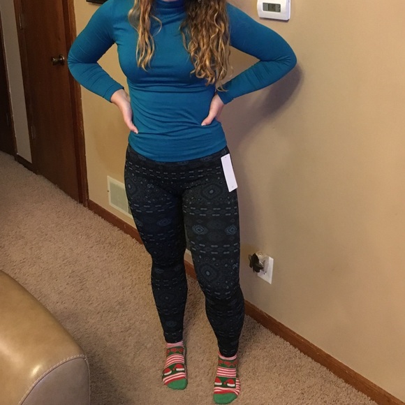 Three Bird Nest Seamless Moc Fleece - Picture 4 of 4