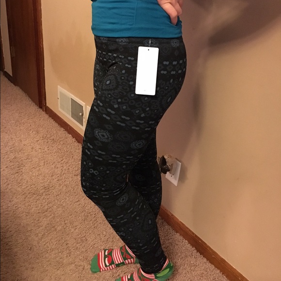 Three Bird Nest Body Shaping Fleece Leggings - Picture 2 of 4