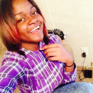 Meet your Posher, Shania