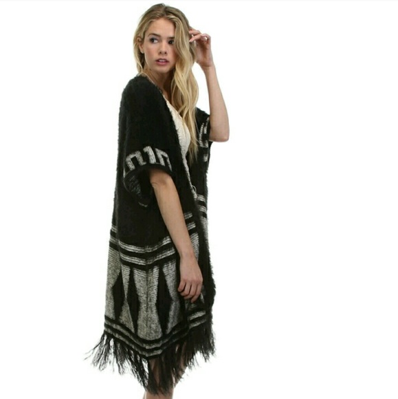 🖤LAST ONE SALE🖤Oversized black tribal cardigan! - Picture 4 of 4