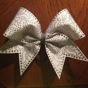 Cheer bow