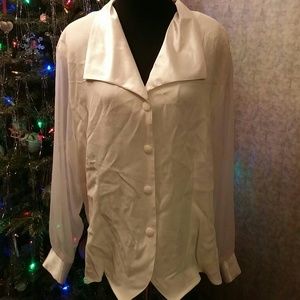 Last chance! Button down top