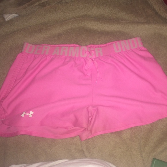 Under Armour Athletic Shorts - Picture 2 of 4