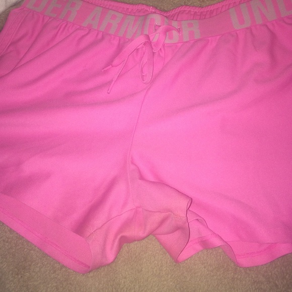 Under Armour Athletic Shorts - Picture 3 of 4