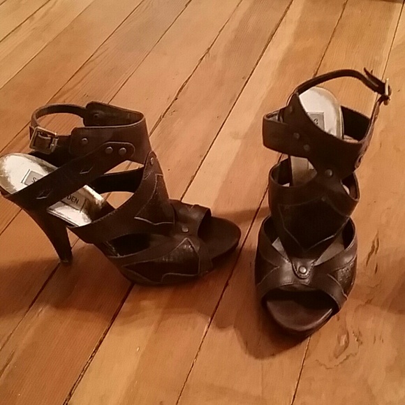 Well loved super cute Steve Madden gladiator heels