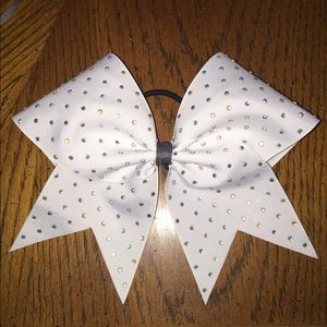Cheer bow