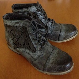 Forever 21 crochet rugged booties