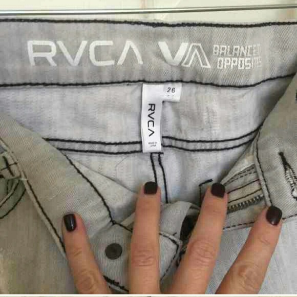 😍💖Adorable Women's RVCA Distressed Gray Jeans💖 - Picture 3 of 4