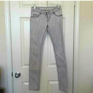 😍💖Adorable Women's RVCA Distressed Gray Jeans💖