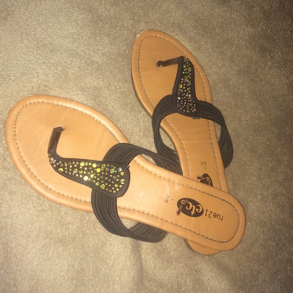 Rue 21 Sandals - Picture 4 of 4