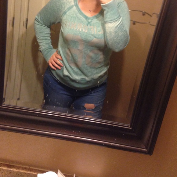 Cute Green Pullover - Picture 3 of 3