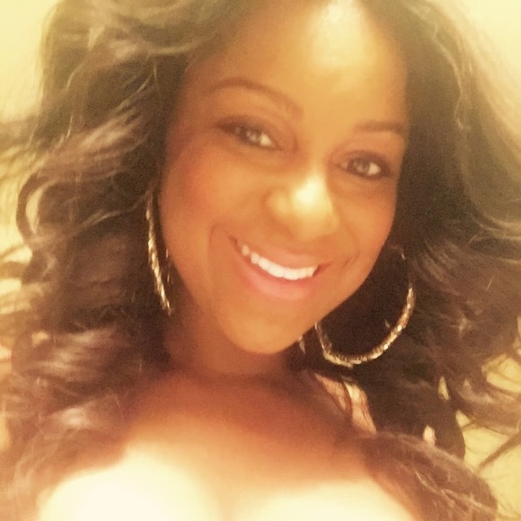Meet your Posher, Latrice - Picture 1 of 1