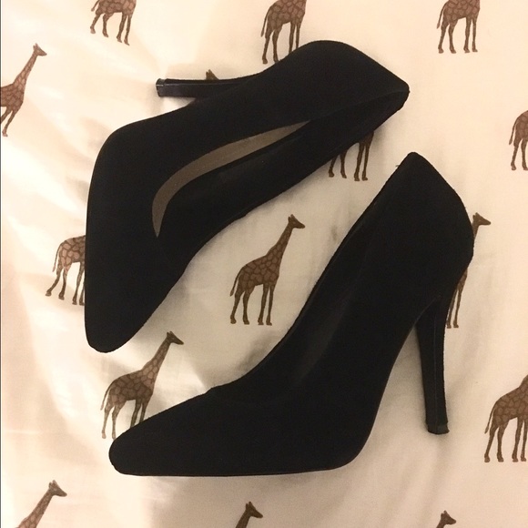 Steve Madden black suede pointed toe pumps - Picture 2 of 3