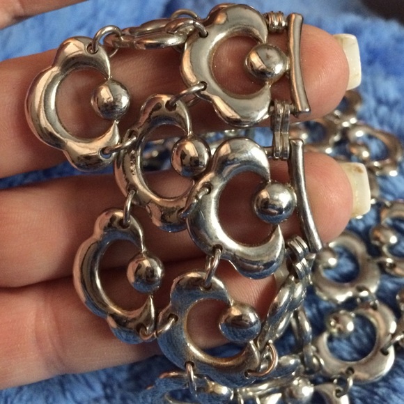 Necklace - Picture 2 of 3