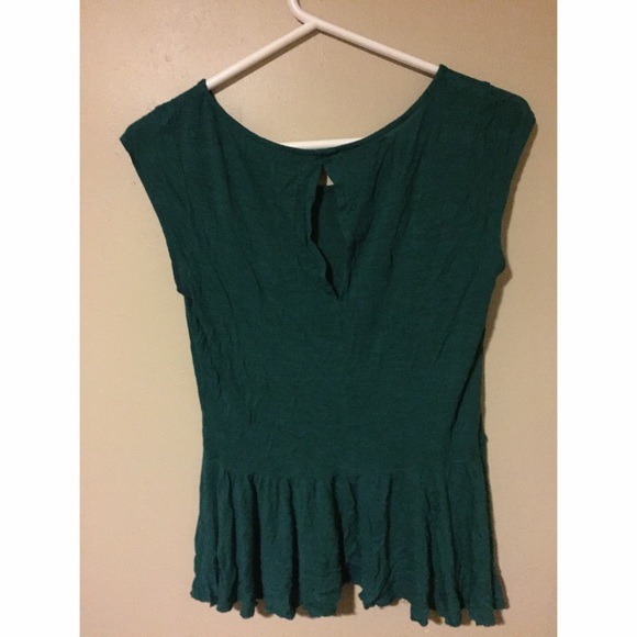 Super cute dark green peplum top - Picture 3 of 3