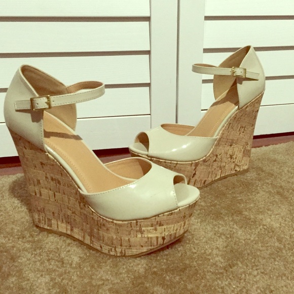 Nude Wedges