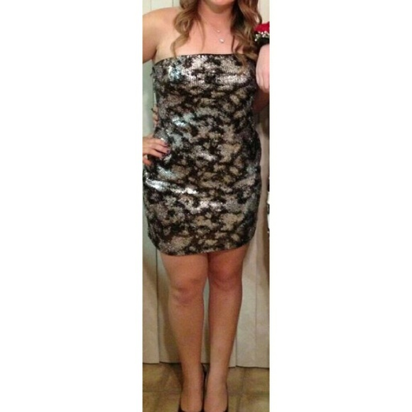 Sparkle Tube Dress - Picture 4 of 4