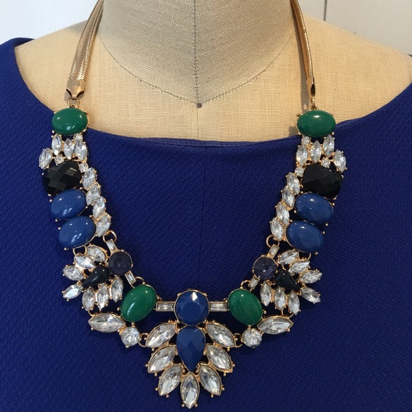 Embellished neckpiece