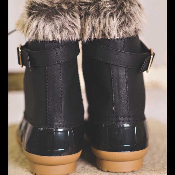 🆕 ↙️ FUR DUCK BOOTS 🔹 - Picture 2 of 3