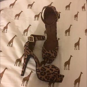 New Just Fab Paloma leopard heel