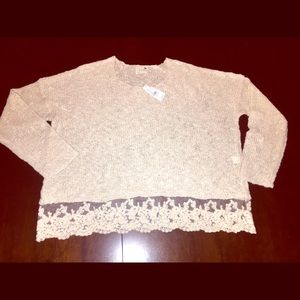 La hearts sweater with lace