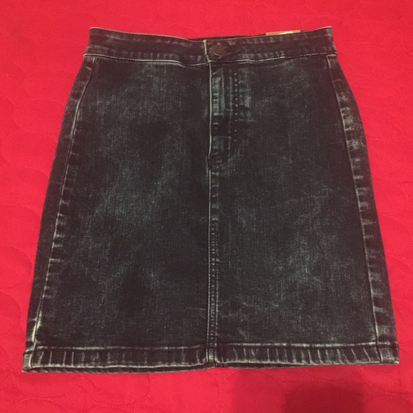 American Eagle dark denim acid wash pencil skirt