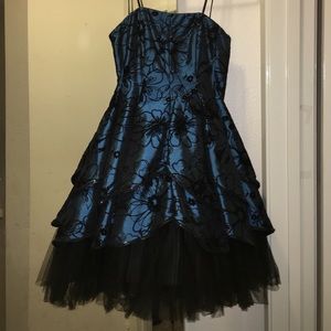 Windsor strapless Homecoming dress size 6