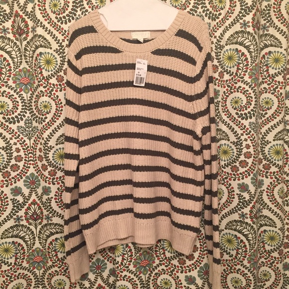 NWT!! Forever 21 Sweater!