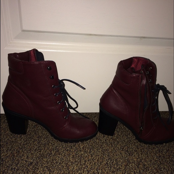 Burgundy ankle bootie