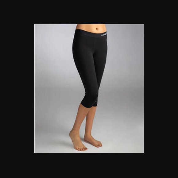 Nike Pants - Nike Pro Crop