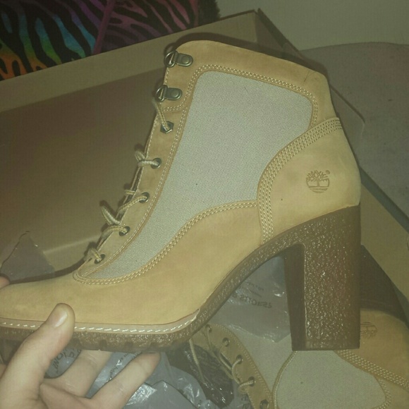 Female Timberland Heels - Picture 1 of 3