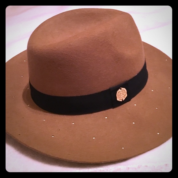 Vince Camuto Hat