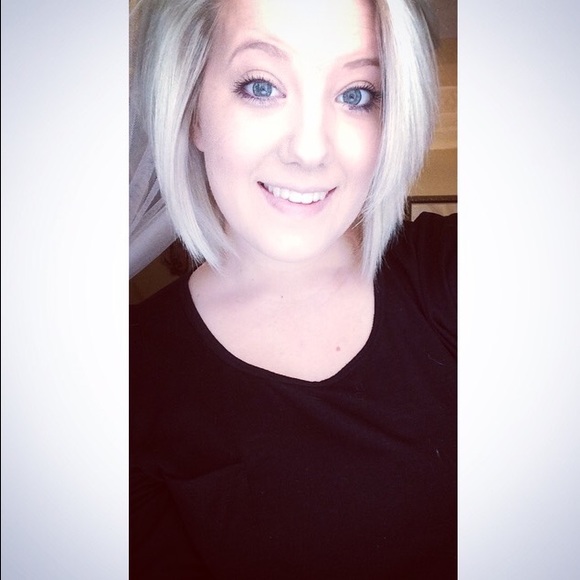 Meet your Posher, Kelsey - Picture 1 of 1