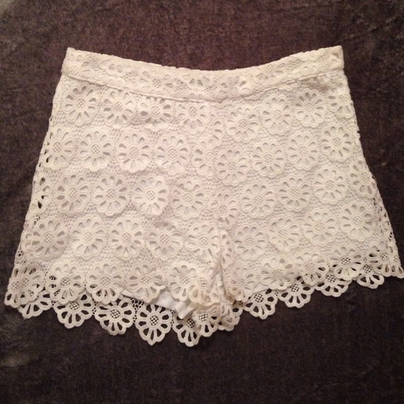 Forever 21 Flowery Lace High Waisted Shorts - Picture 1 of 3
