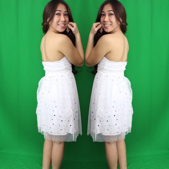 White dress - Picture 3 of 4