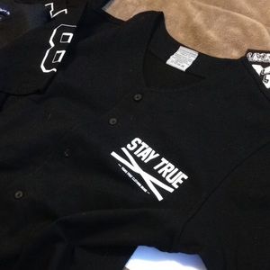 Stay true button up shirt