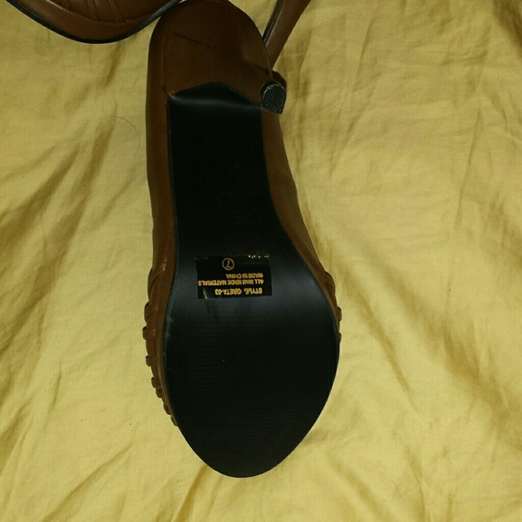 Nice heels - Picture 4 of 4