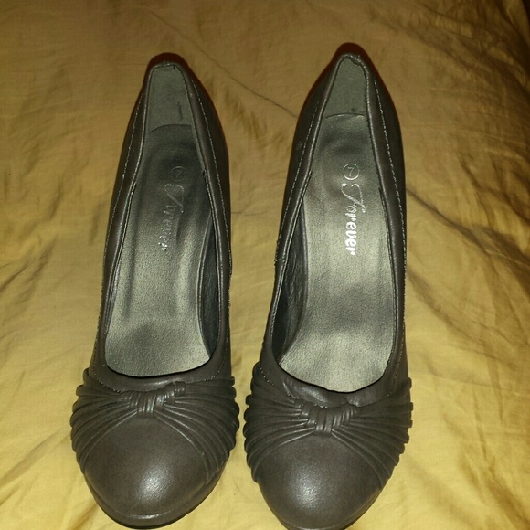 Heels - Picture 2 of 3