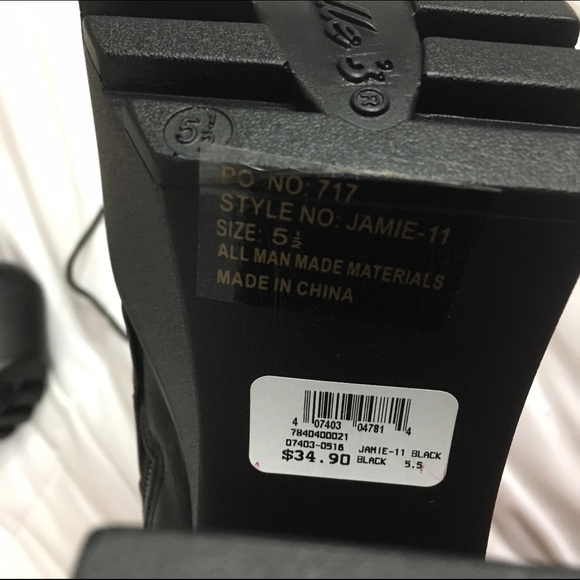 Black booties - Picture 3 of 3