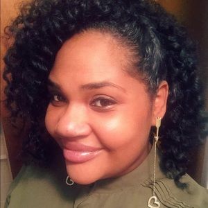 Meet your Posher, Qualamiya