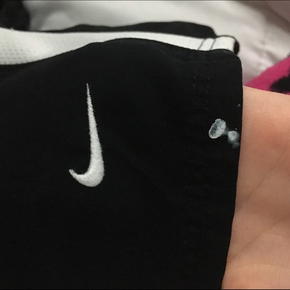 Nike running shorts - Picture 3 of 3