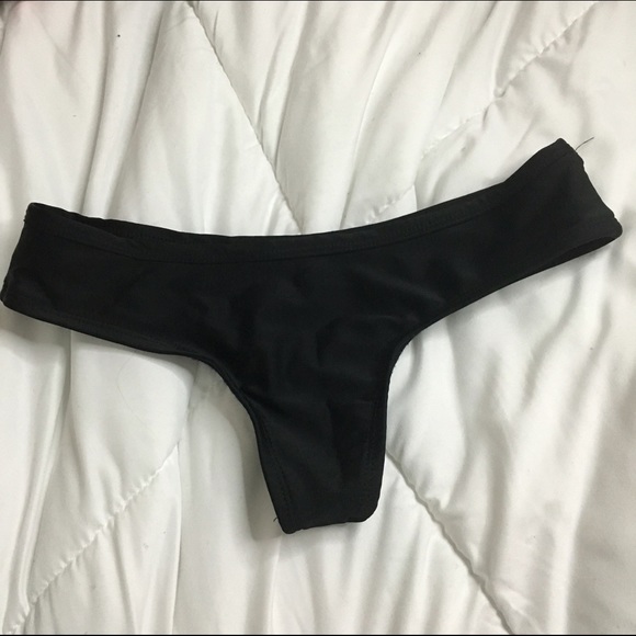 Cheeky heart cutout bikini - Picture 2 of 2