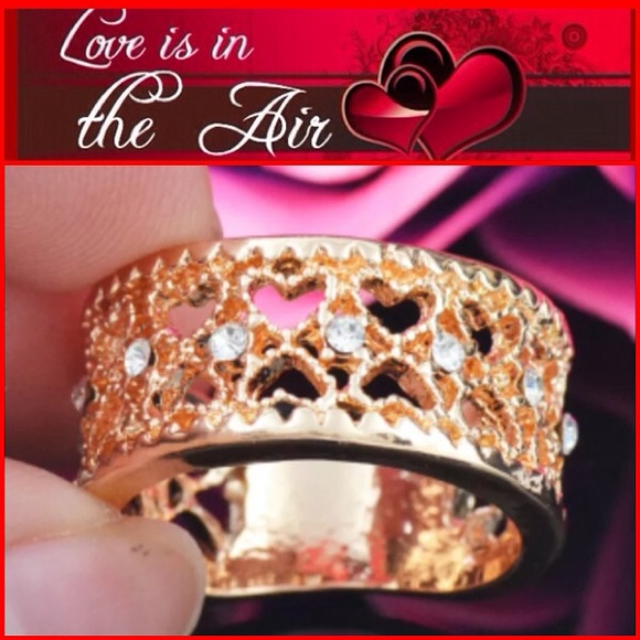 ❤️GORGEOUS FILIGREE HEARTS RING w AUSTRIAN CRYSTALS CHIPS. Sz 8. NWT
