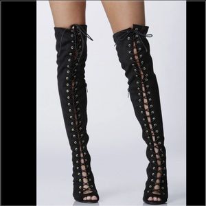 LACE UP KNEE HIGH BOOTS😍